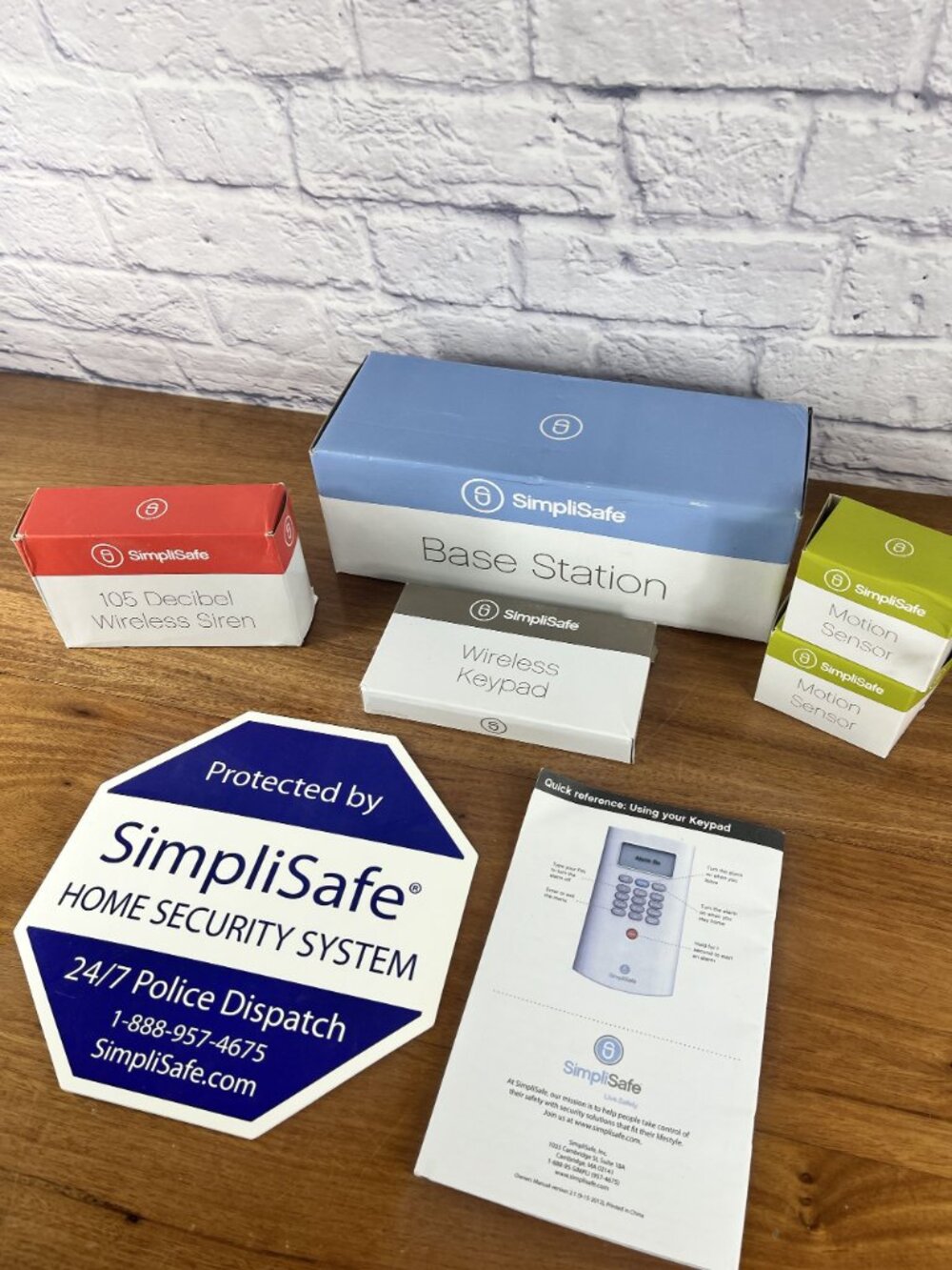 SimpliSafe Wireless Home Security System GEN 1 LOT Base, 2 Motion, Keypad, Siren - Picture 2 of 13